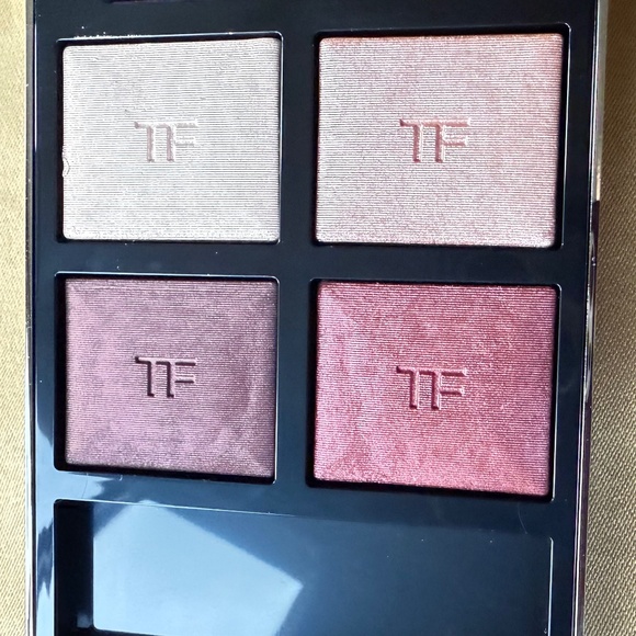 Tom Ford Beauty Extreme Eye Quad in 01 Mercurial - Picture 6 of 7